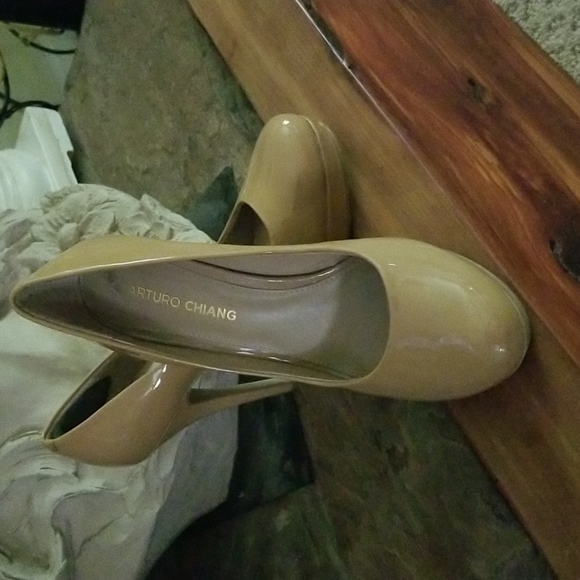 Arturo Chiang women's heels. - Picture 2 of 4